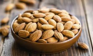 Орехи и холестерин: грецкие, миндаль, арахис, кедровые, какие лучше снижают холестерол