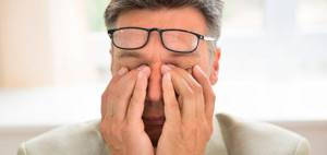 Как снизить повышенное глазное давление: лечение народными средствами в домашних условиях