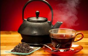 Гипертония и черный чай: повышает или понижает он давление?