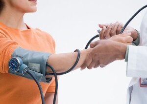 Шейный остеохондроз и артериальное давление: лечение, особенности взаимосвязи